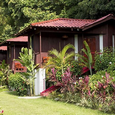 Manuel Antonio Hostel Resort Екстериор снимка