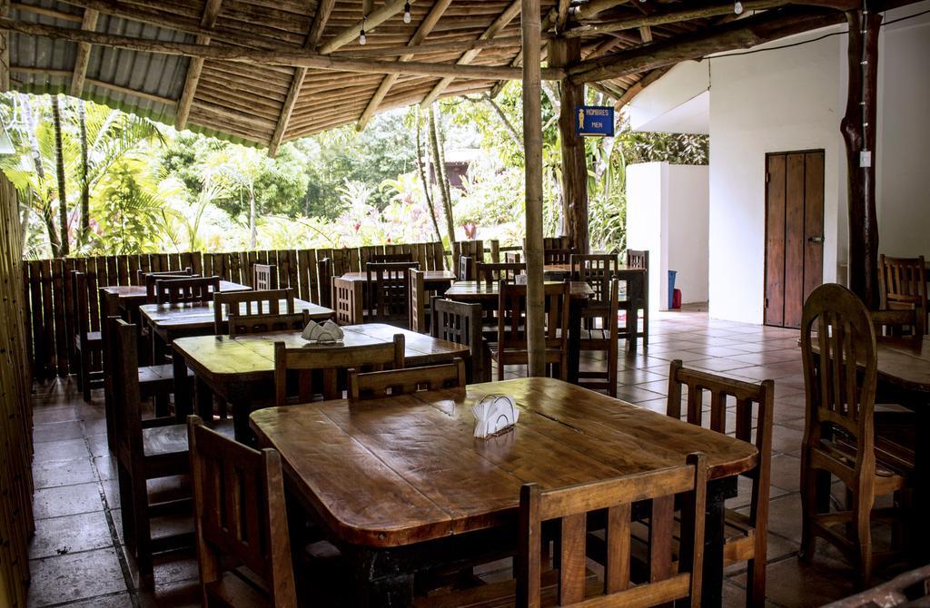 Manuel Antonio Hostel Resort Екстериор снимка