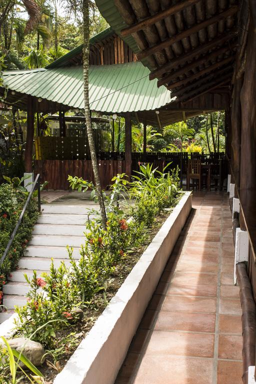 Manuel Antonio Hostel Resort Екстериор снимка