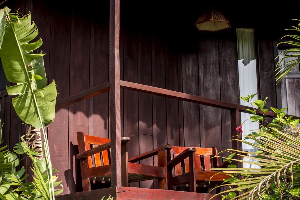 Manuel Antonio Hostel Resort Екстериор снимка
