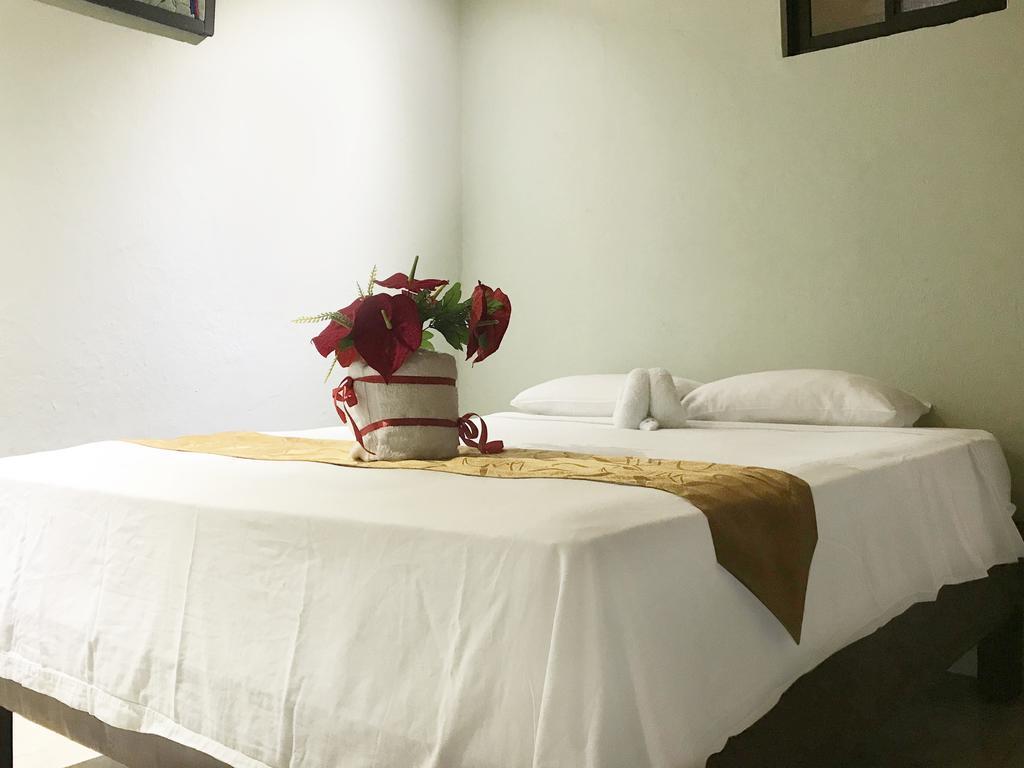Manuel Antonio Hostel Resort Екстериор снимка