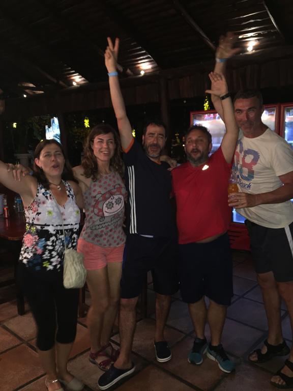 Manuel Antonio Hostel Resort Екстериор снимка
