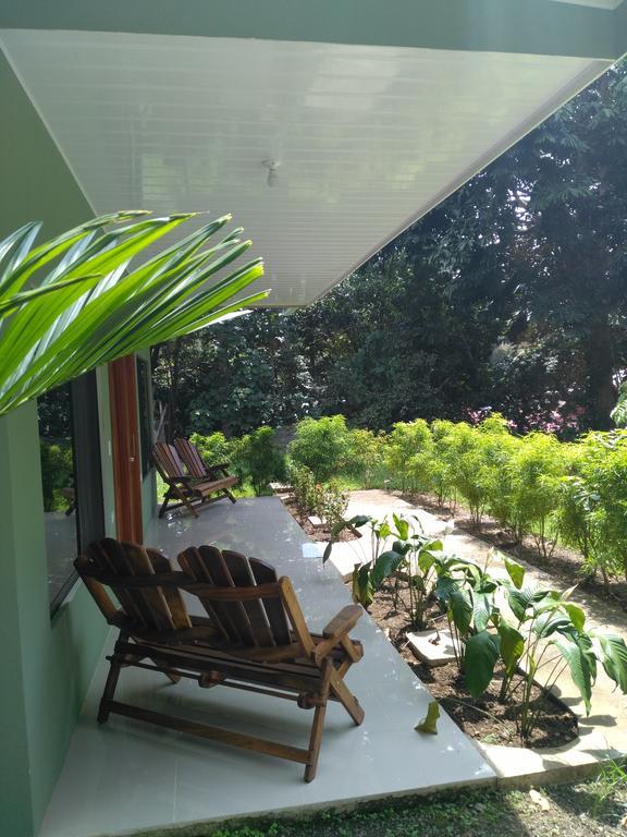 Manuel Antonio Hostel Resort Екстериор снимка