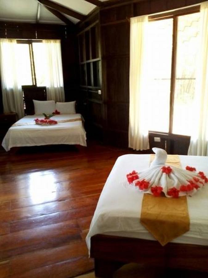 Manuel Antonio Hostel Resort Екстериор снимка
