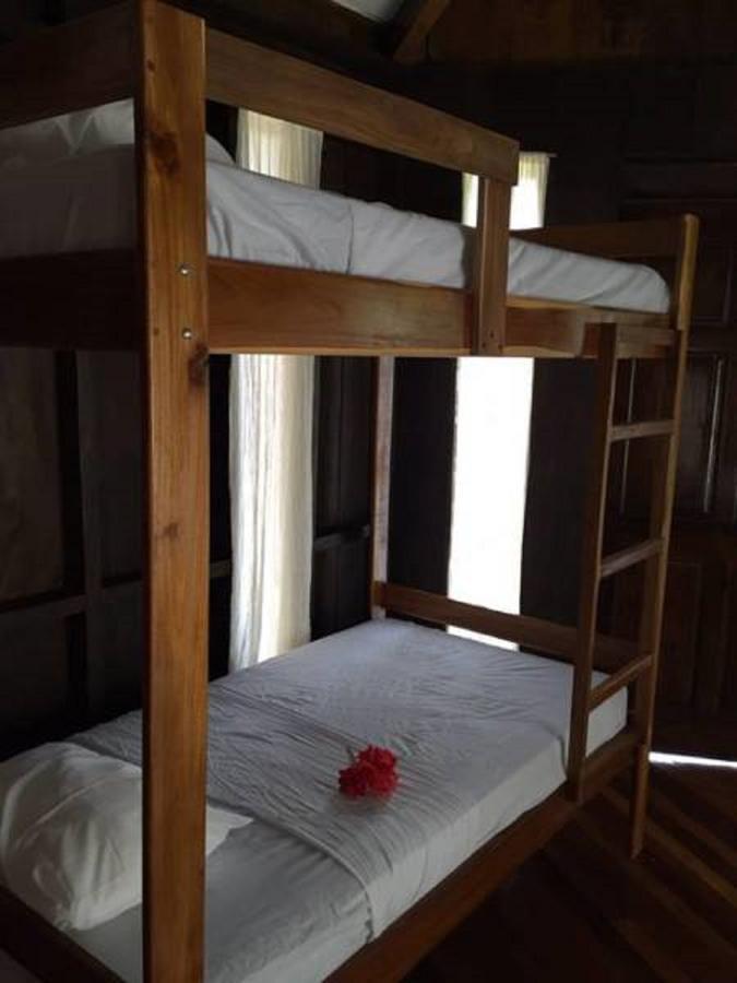 Manuel Antonio Hostel Resort Екстериор снимка