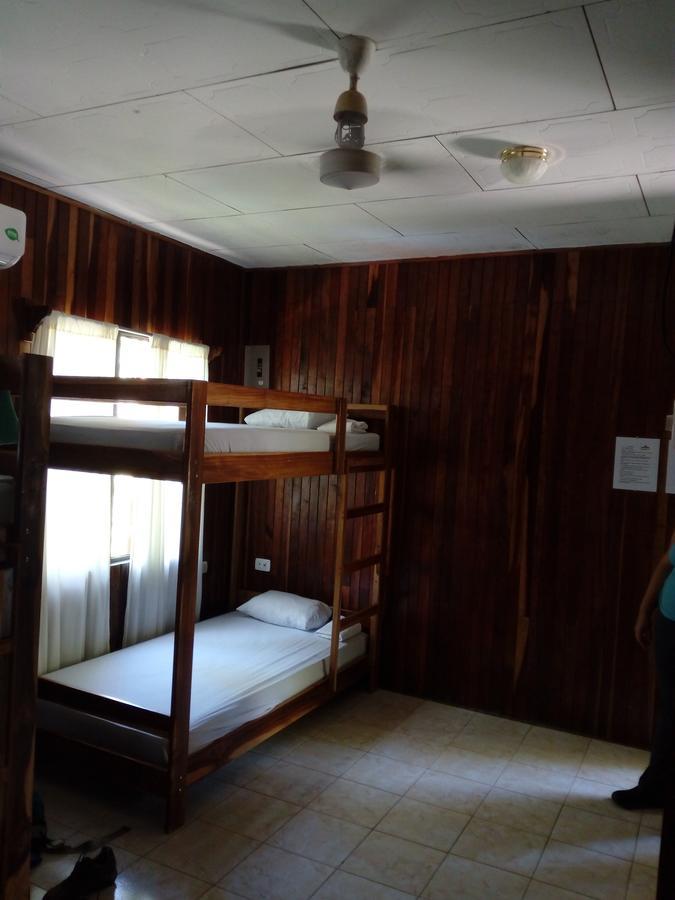 Manuel Antonio Hostel Resort Екстериор снимка