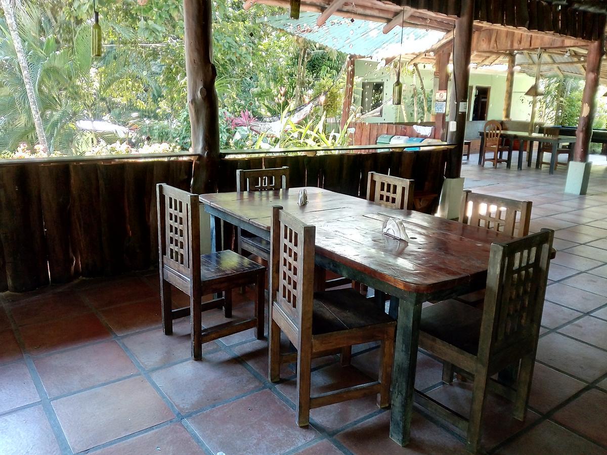 Manuel Antonio Hostel Resort Екстериор снимка