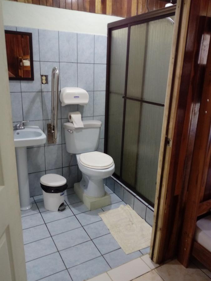 Manuel Antonio Hostel Resort Екстериор снимка