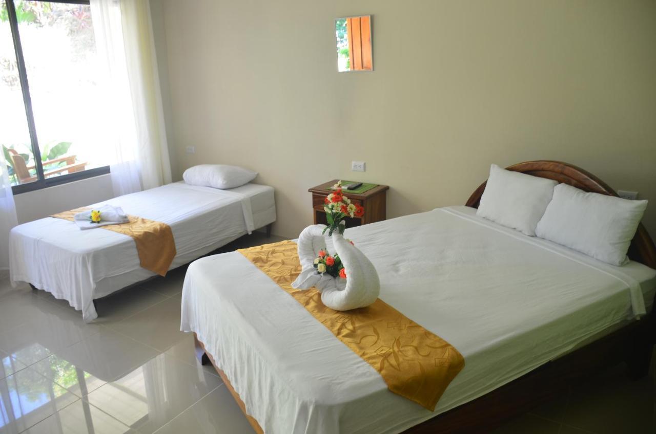 Manuel Antonio Hostel Resort Екстериор снимка