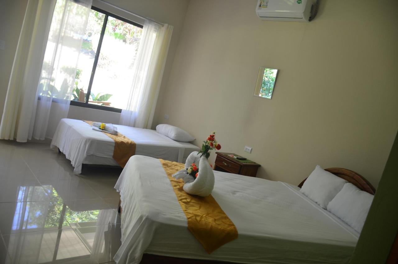 Manuel Antonio Hostel Resort Екстериор снимка